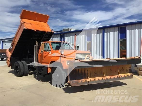 Ford F800 Kum ve tuz serpiciler