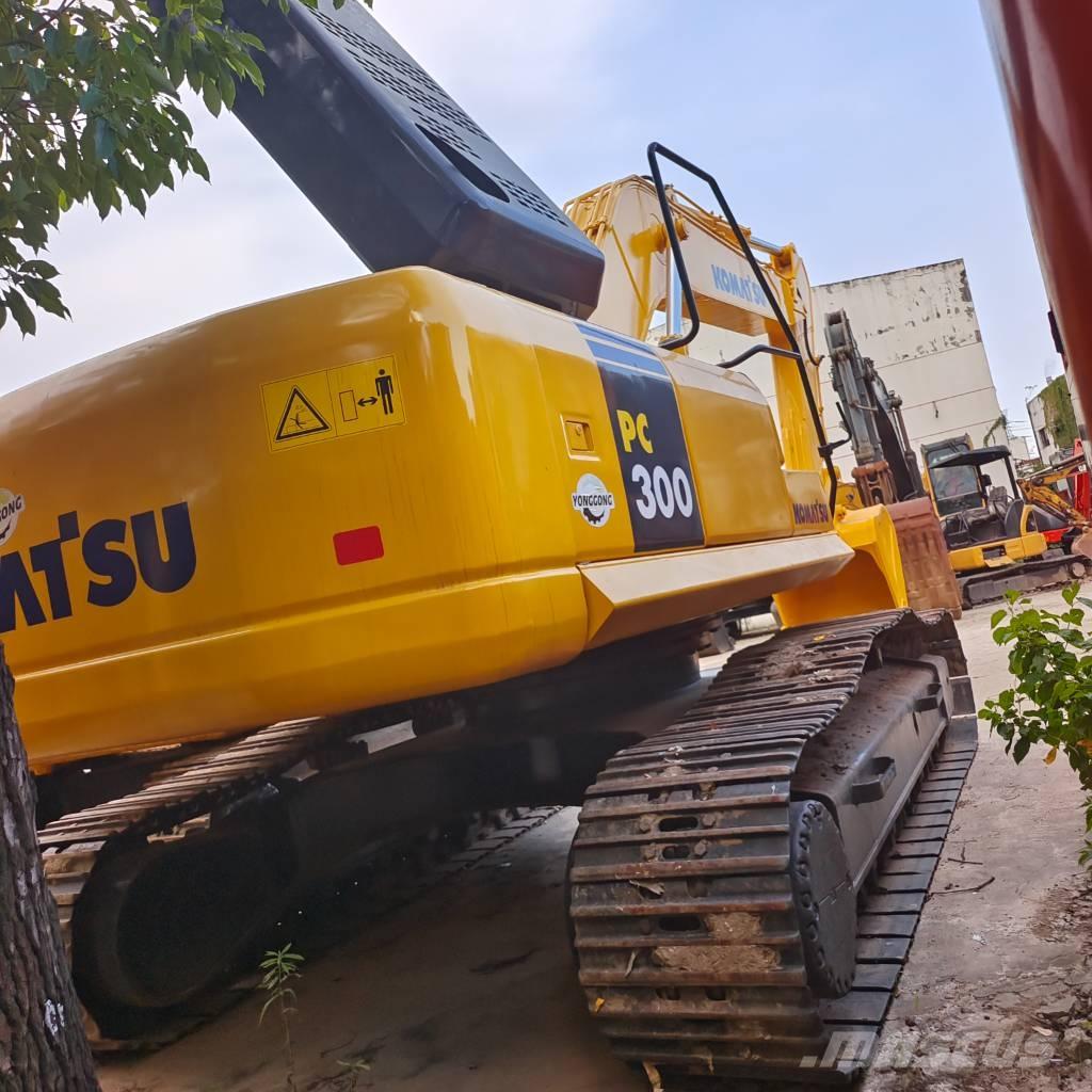 Komatsu PC 300 Paletli ekskavatörler