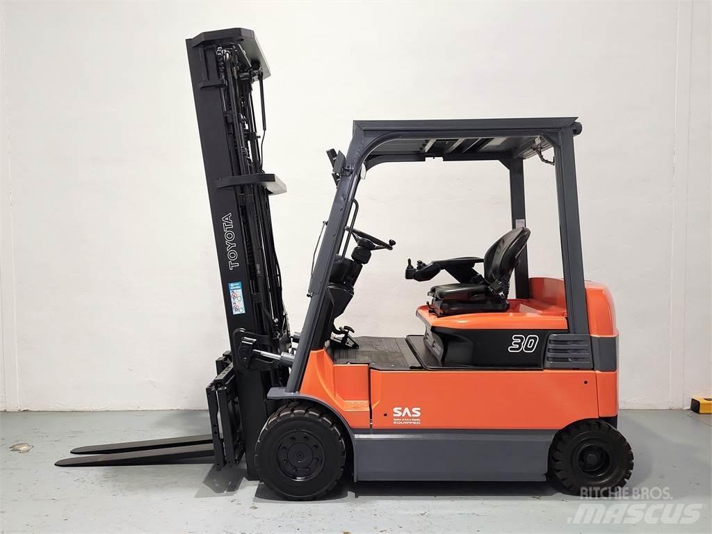 Toyota 7FBMF30 Elektrikli forkliftler