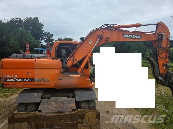 Doosan DX 140 W Lastik tekerli ekskavatörler