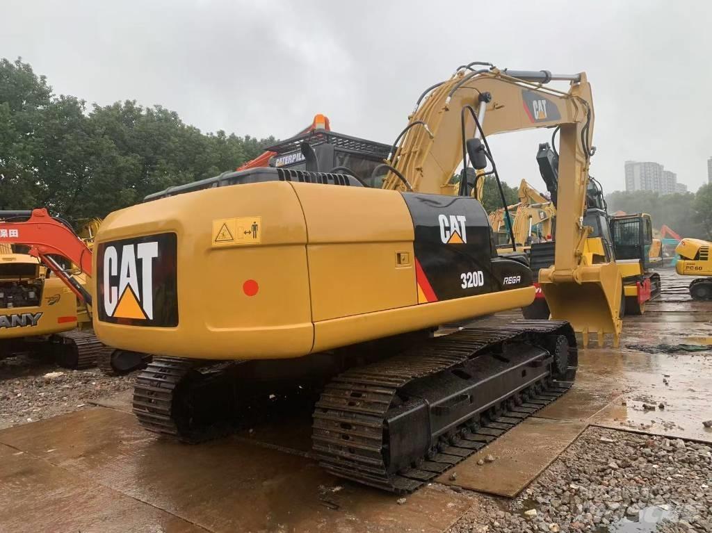 CAT 320 D Paletli ekskavatörler