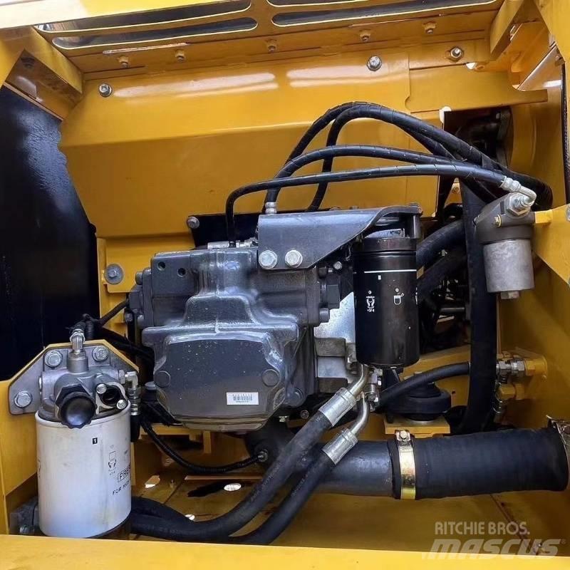 Komatsu PC 220 Paletli ekskavatörler