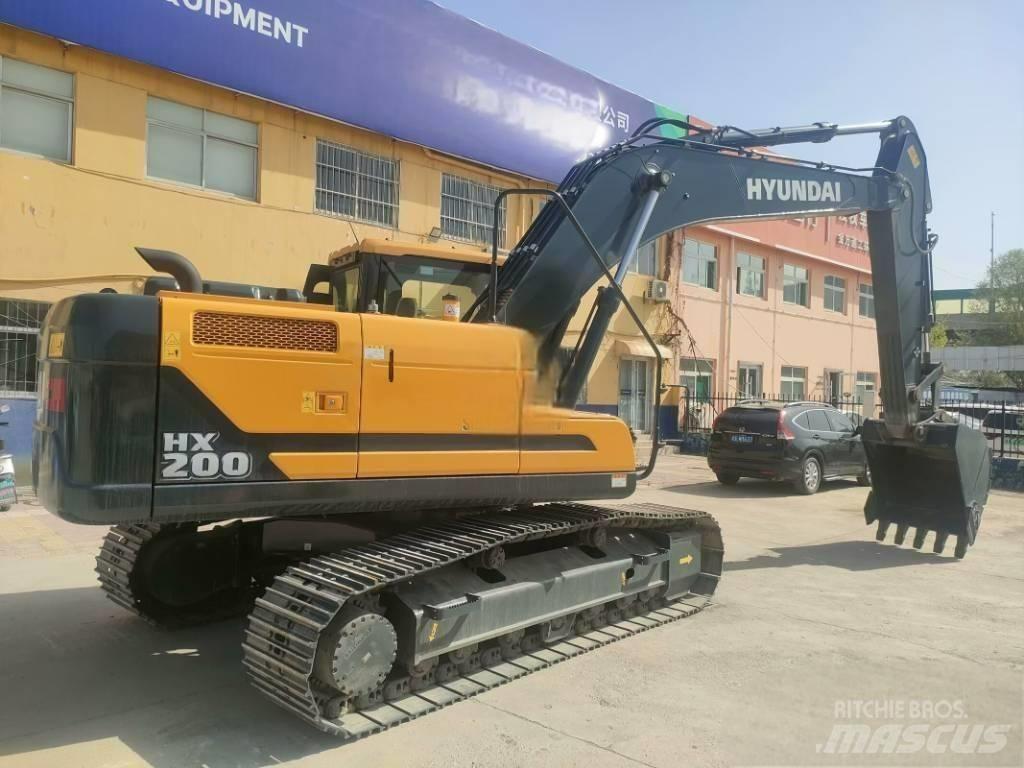 Hyundai HX 200 Paletli ekskavatörler