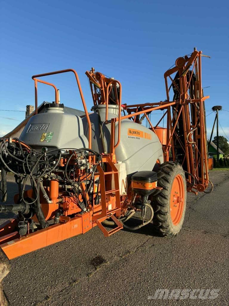 Jacto ADVANCE 3000 Çekilir pülverizatörler