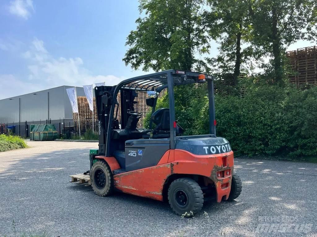 Toyota 8FBMT40 Elektrikli forkliftler