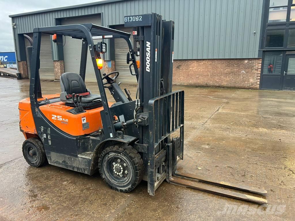 Doosan D 25 GP Dizel forkliftler