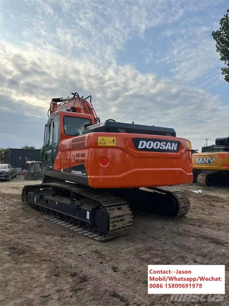 Doosan DX 225 LCA Paletli ekskavatörler