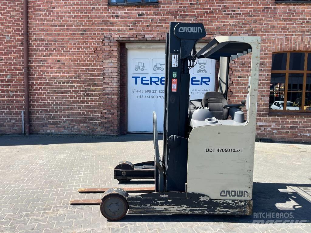 Crown ESR 4020-1.6 Sideloader - dört yönlü forkliftler