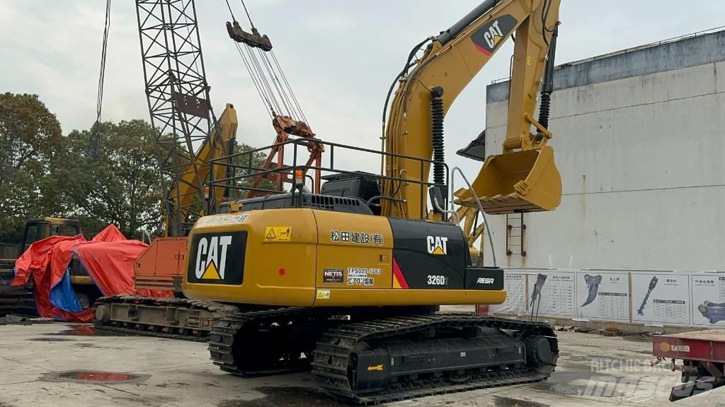 CAT 326D2 Paletli ekskavatörler
