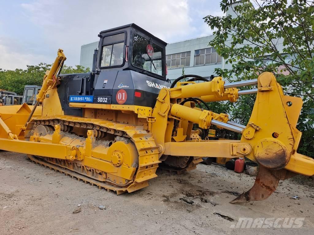 Shantui SD 32 Paletli dozerler