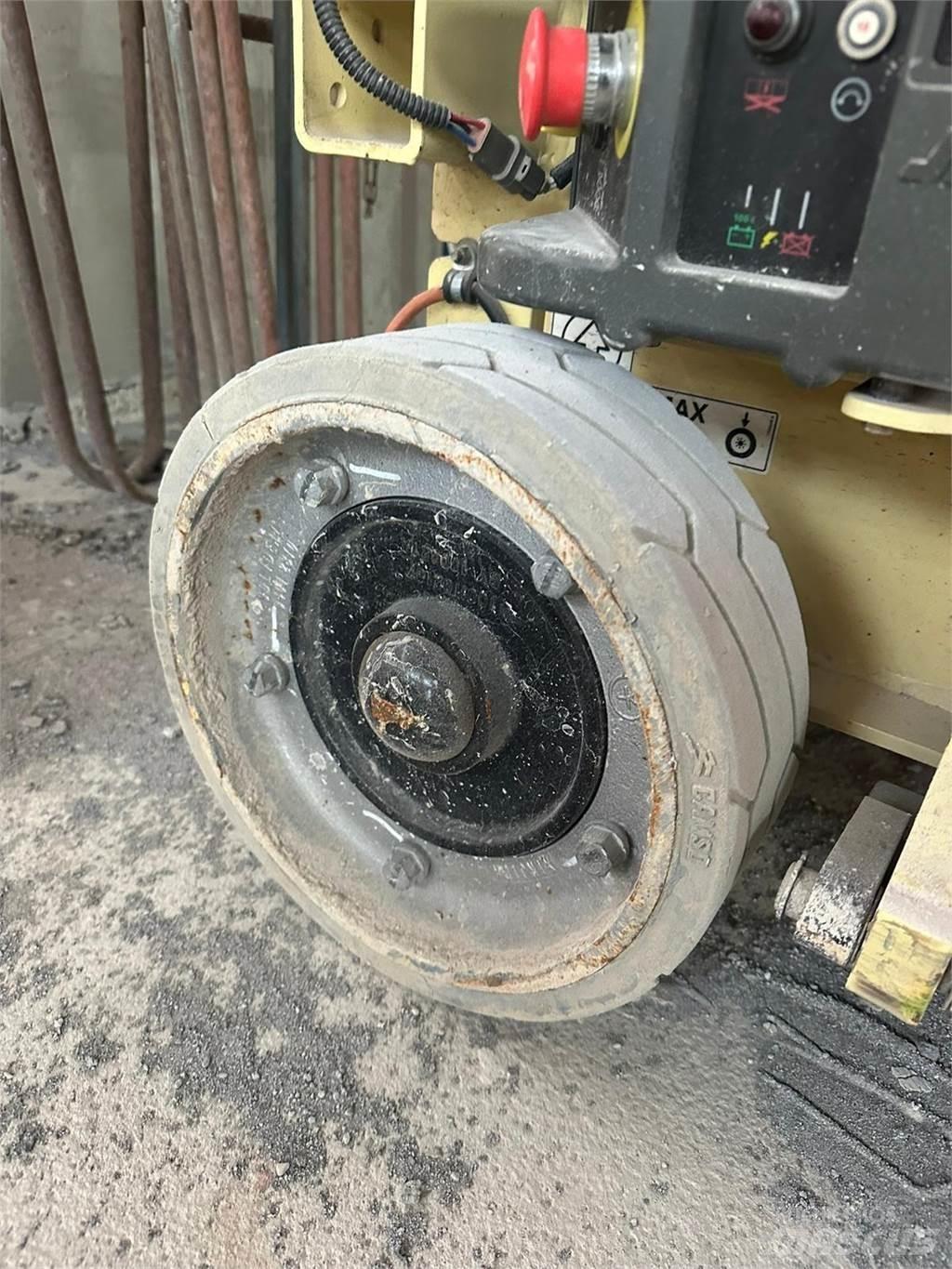 JLG 1930ES Makasli platformlar