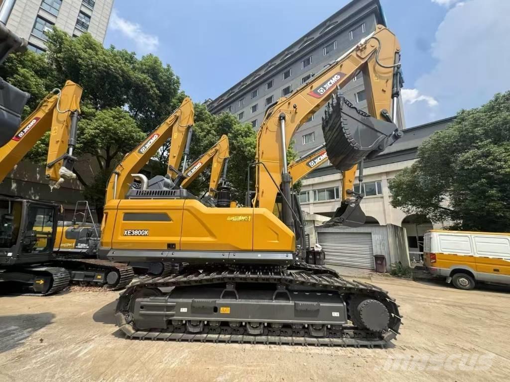 XCMG XE 300 GK Paletli ekskavatörler