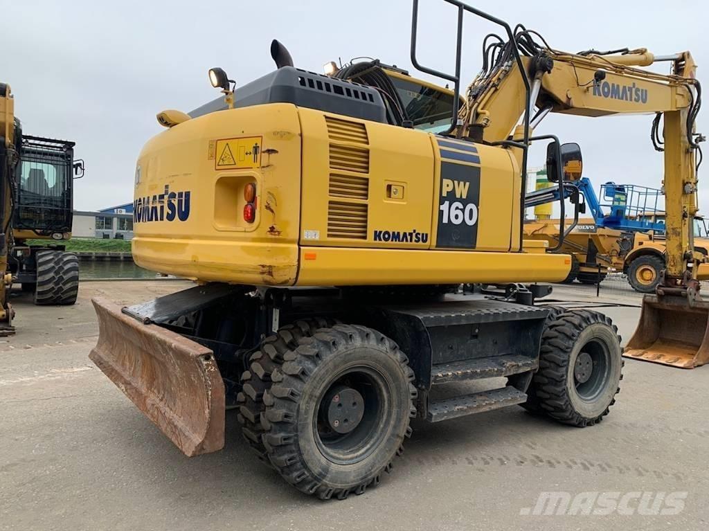 Komatsu PW160-8 Lastik tekerli ekskavatörler