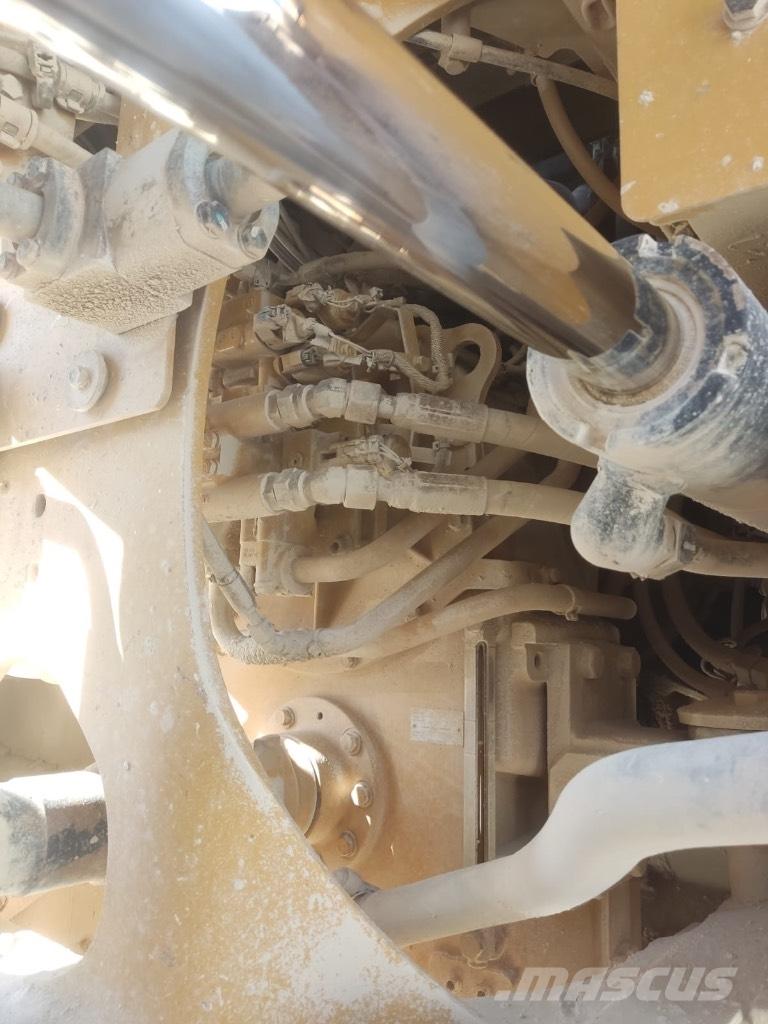 CAT 966 M Tekerlekli yükleyiciler