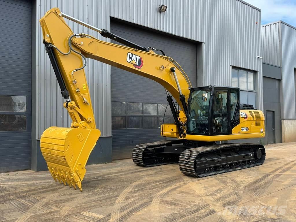 CAT 323D3 Paletli ekskavatörler