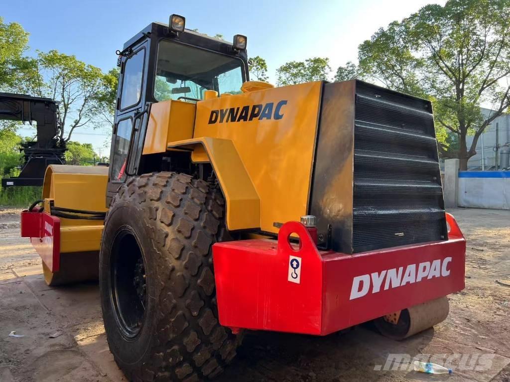 Dynapac CA 30 D Tek tamburlu silindirler