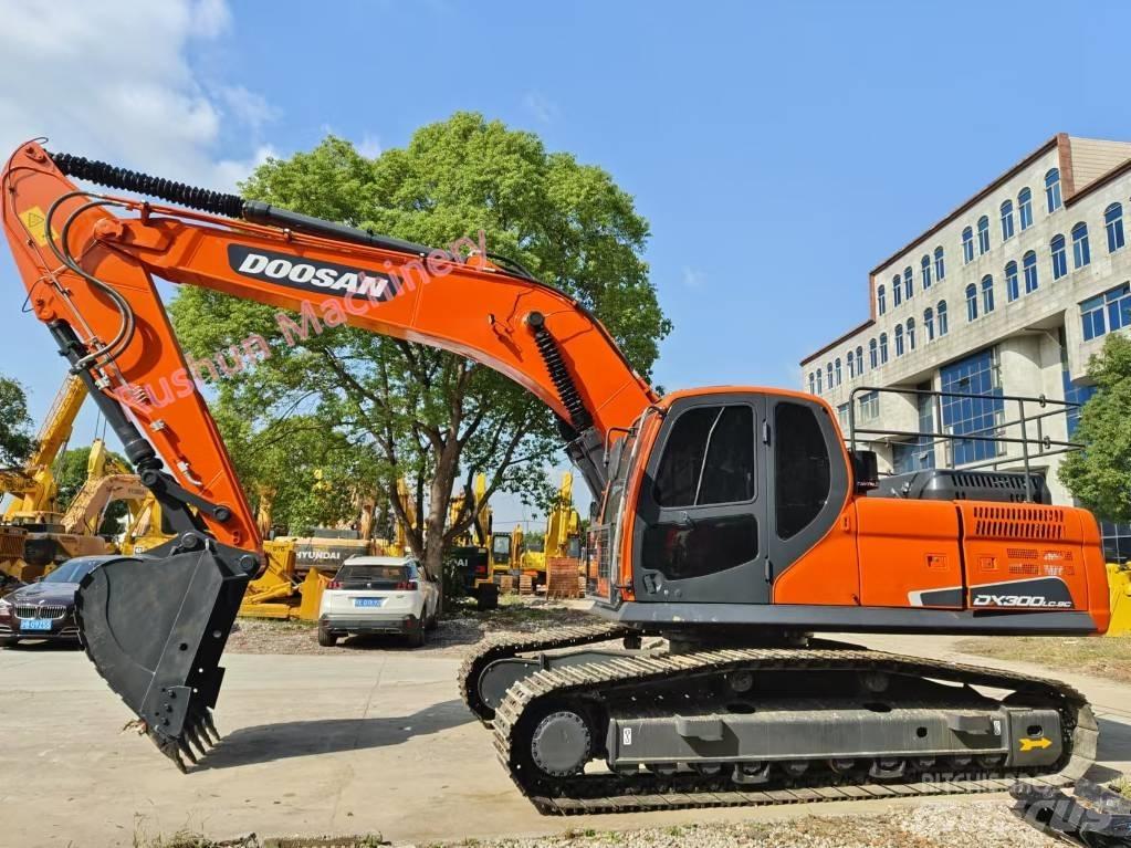 Doosan DX 300 Paletli ekskavatörler