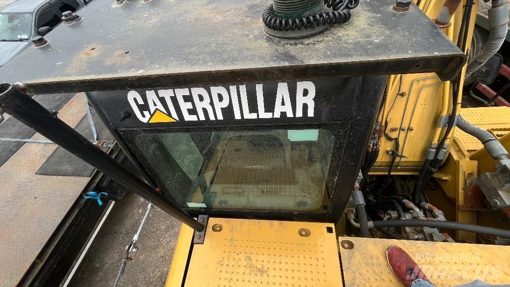 CAT 324 D L Paletli ekskavatörler