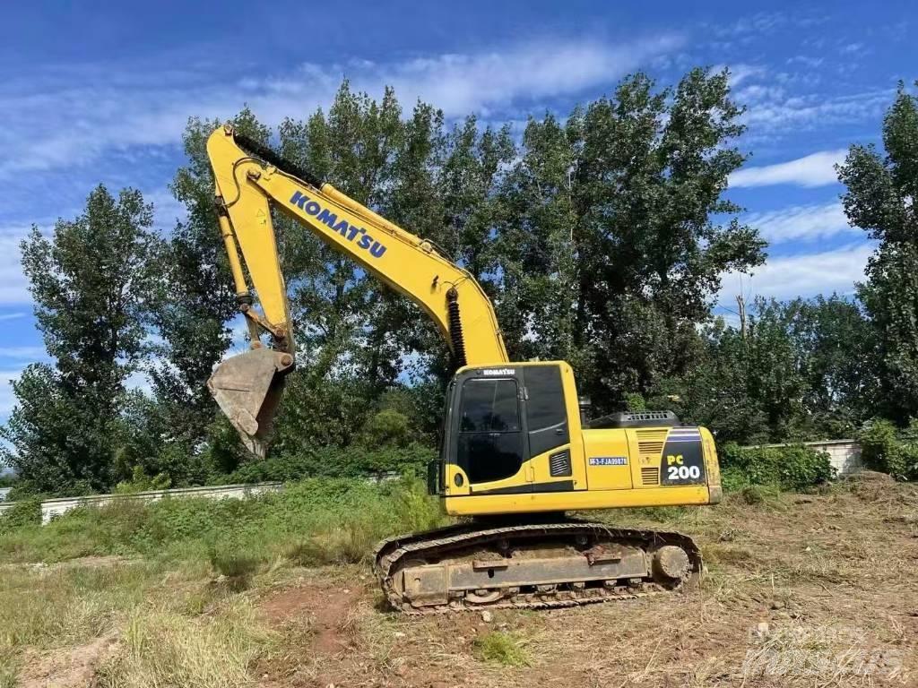 Komatsu PC 200 Paletli ekskavatörler