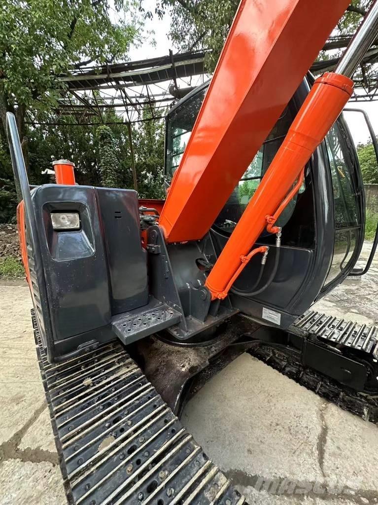 Hitachi 70 Paletli ekskavatörler