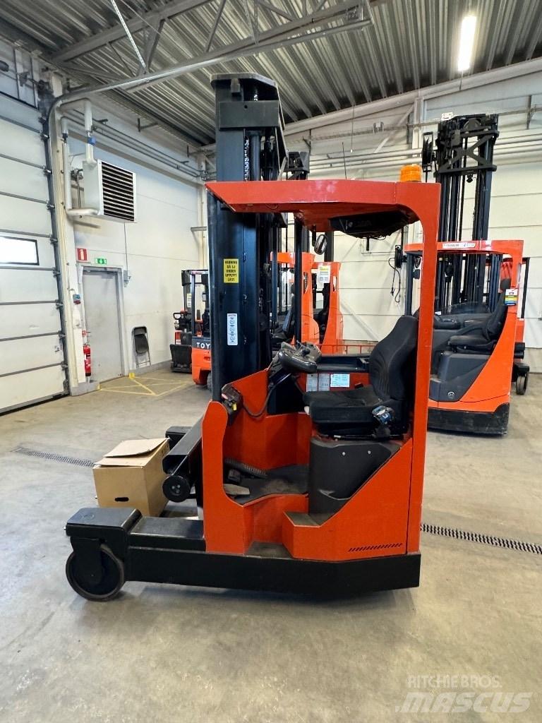 Toyota FRE270 4 yönlü reach truck