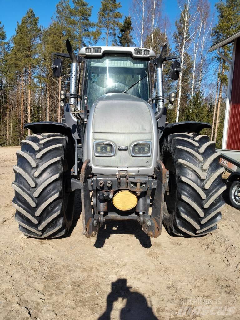 Valtra T130 Hi-Tek Traktörler