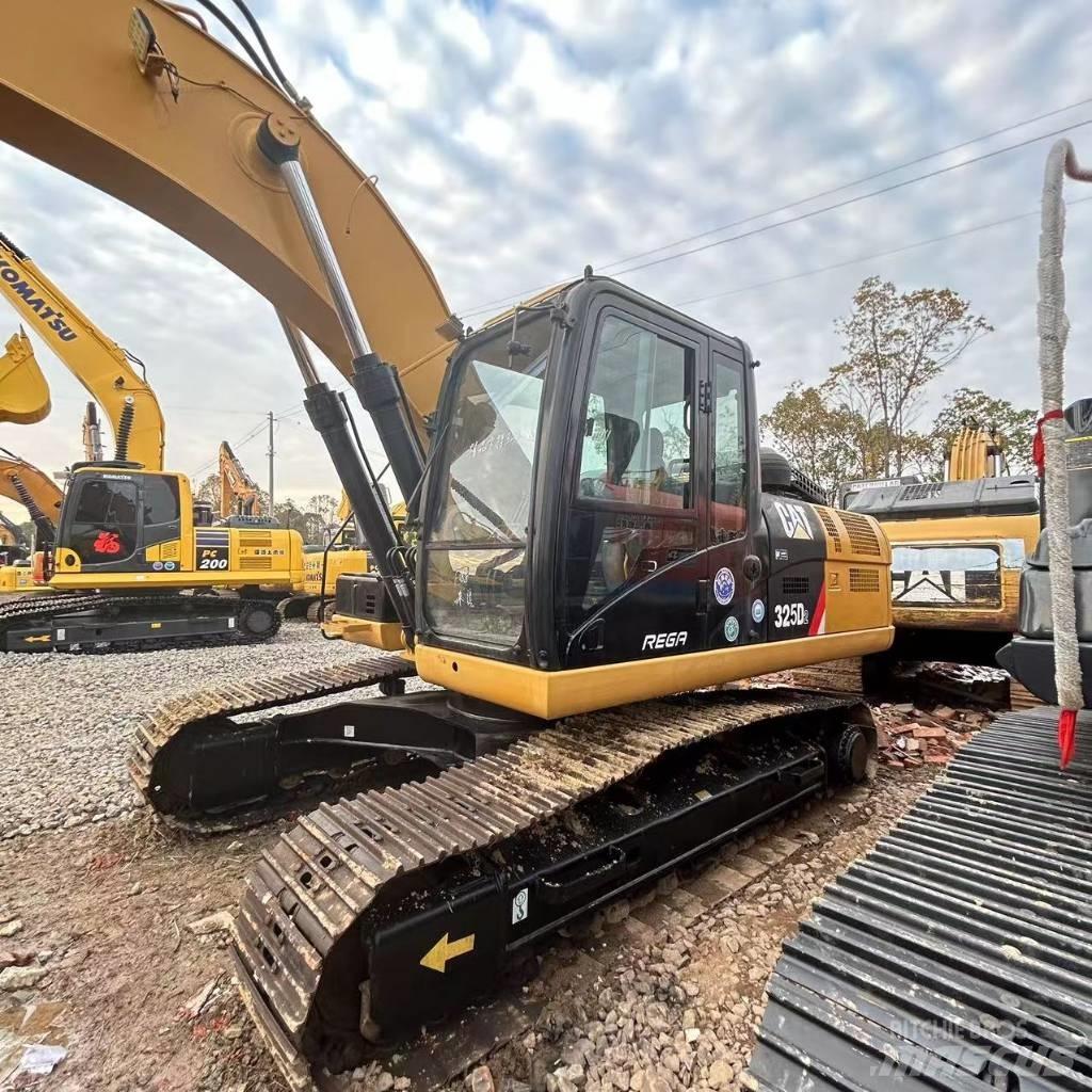 CAT 325 D Paletli ekskavatörler