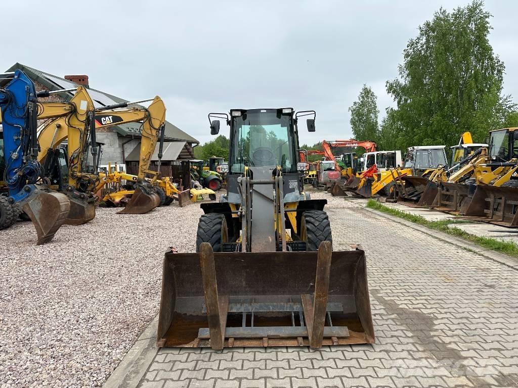 New Holland W 70 TC Tekerlekli yükleyiciler
