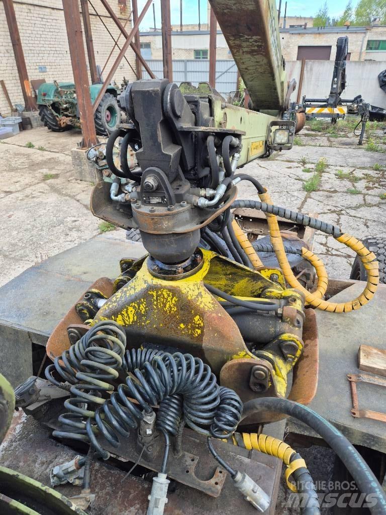 Loglift 82S Tomruk vinçleri