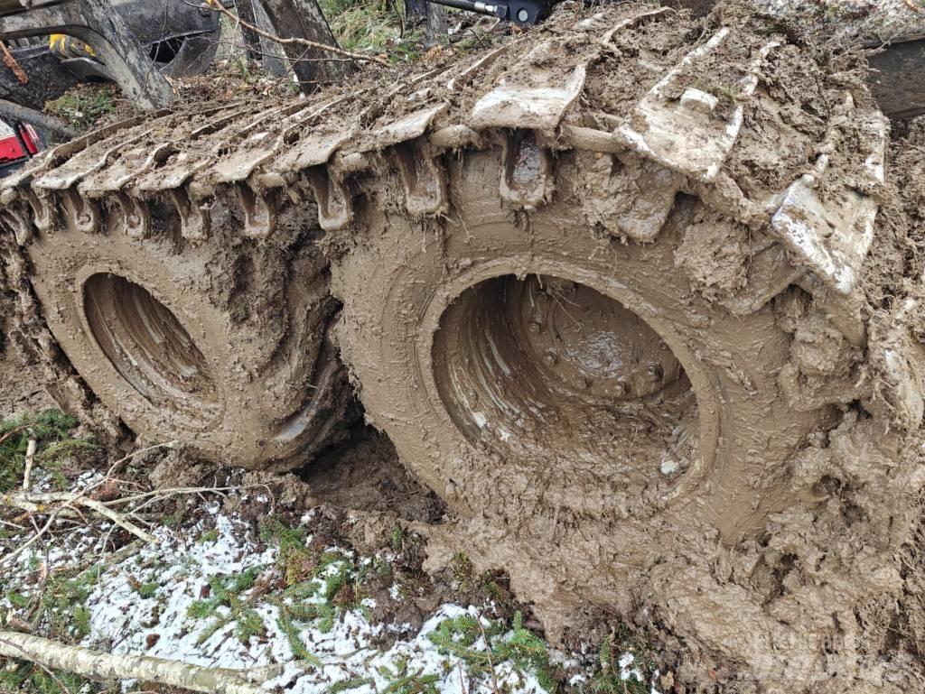 Komatsu 845 Tomruk yükleyici traktörler