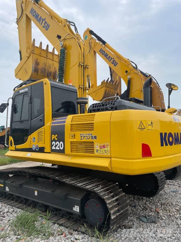 Komatsu PC 220 Paletli ekskavatörler