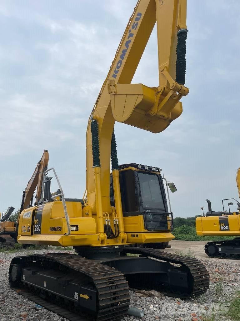Komatsu PC 220 Paletli ekskavatörler