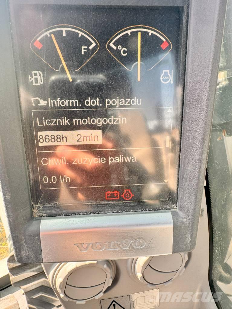 Volvo ECR 235 C L Paletli ekskavatörler