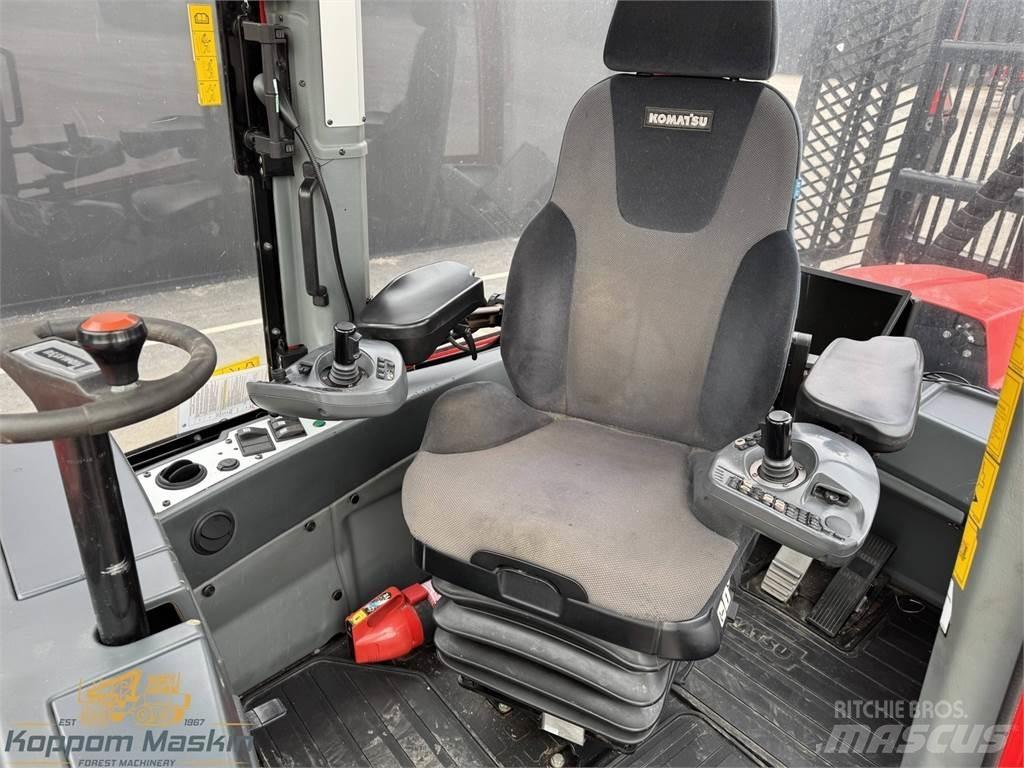 Komatsu 875 Tomruk yükleyici traktörler