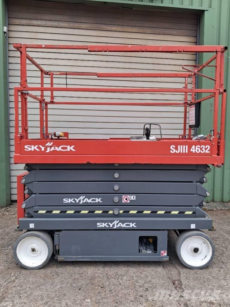 SkyJack SJ III 4632 Makasli platformlar