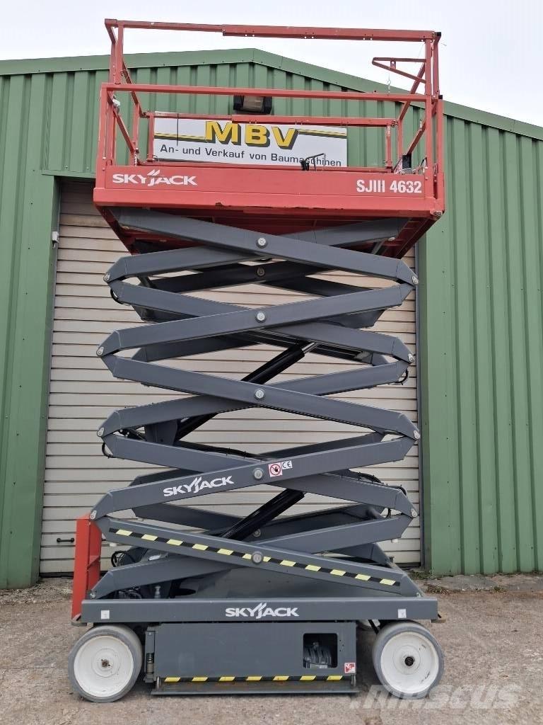 SkyJack SJ III 4632 Makasli platformlar