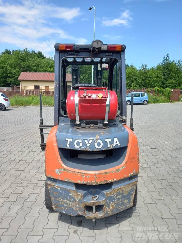 Toyota 8 FGF 30 LPG'li forkliftler