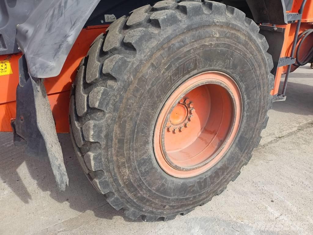 Hitachi ZW150 Tekerlekli yükleyiciler
