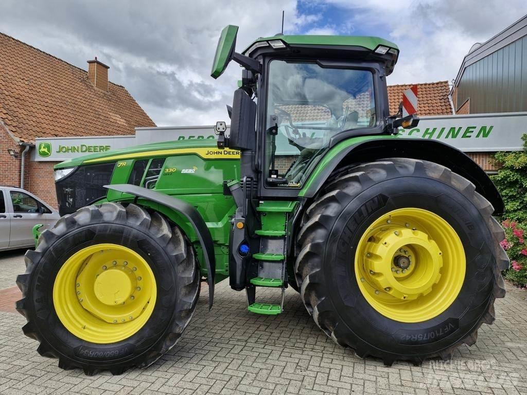 John Deere 7R330 Traktörler