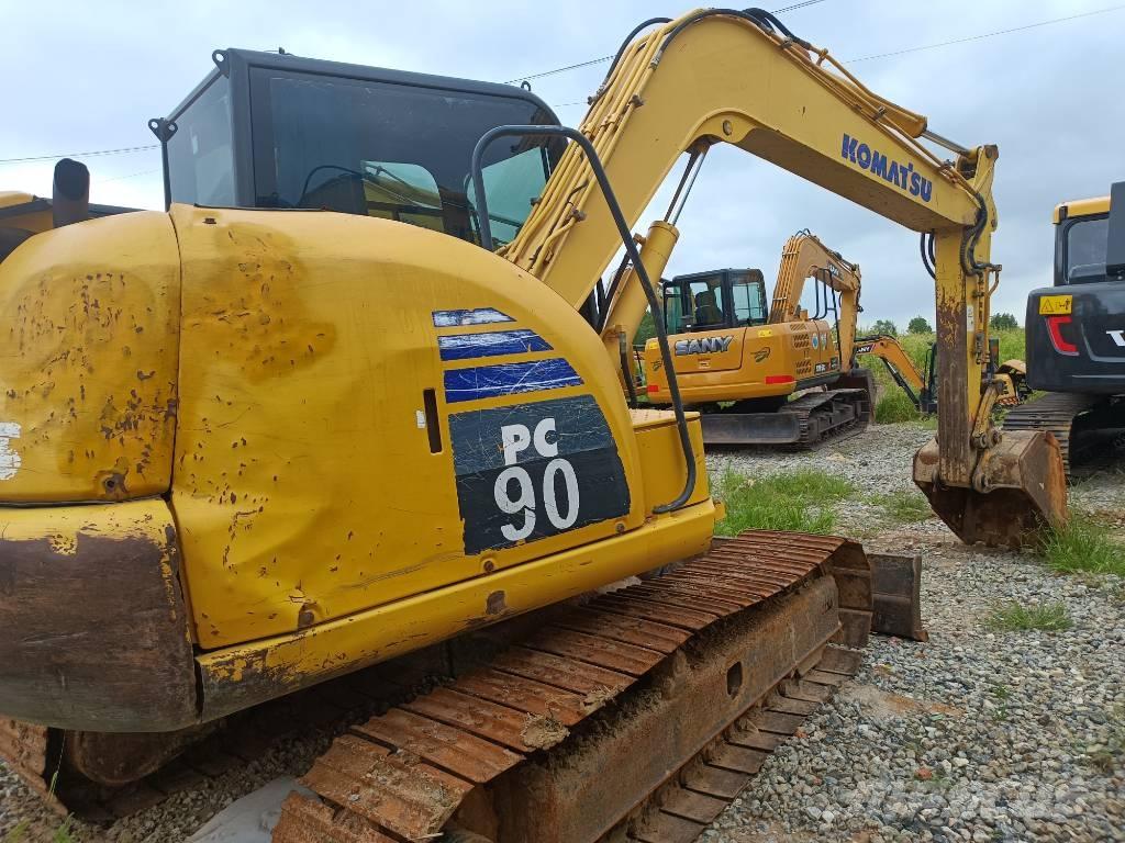 Komatsu PC 90 Paletli ekskavatörler