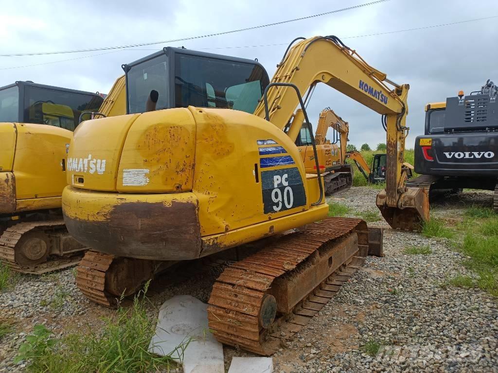 Komatsu PC 90 Paletli ekskavatörler