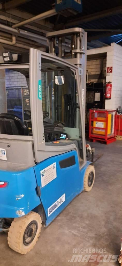 Jungheinrich EFG 320 Elektrikli forkliftler