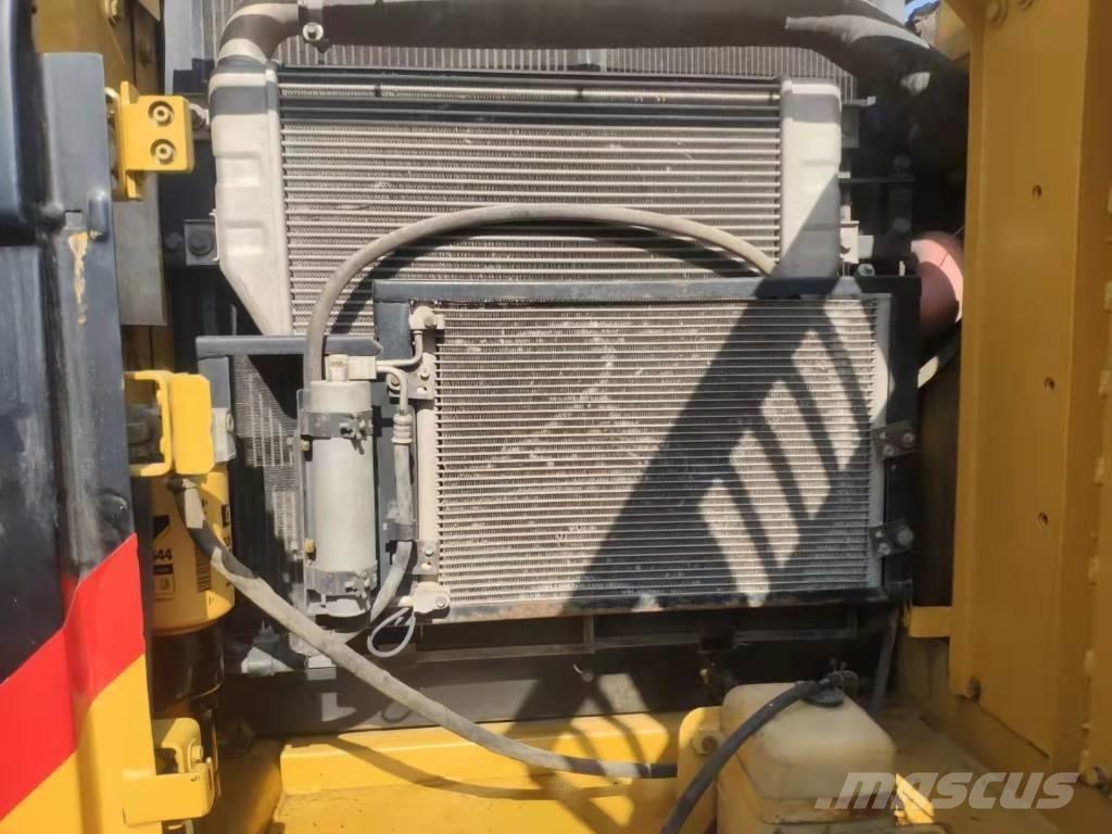 CAT 320 B Paletli ekskavatörler