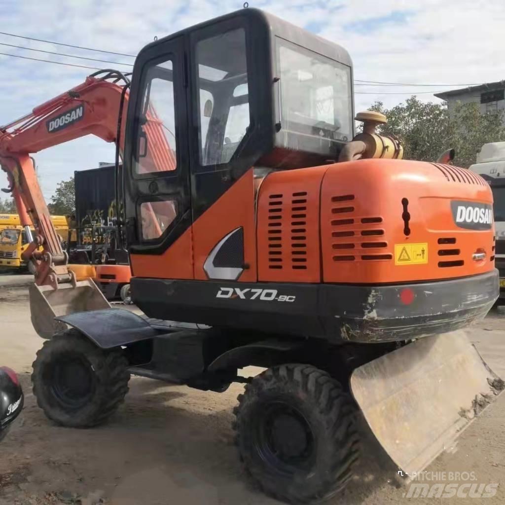 Doosan DX70W-9C Lastik tekerli ekskavatörler