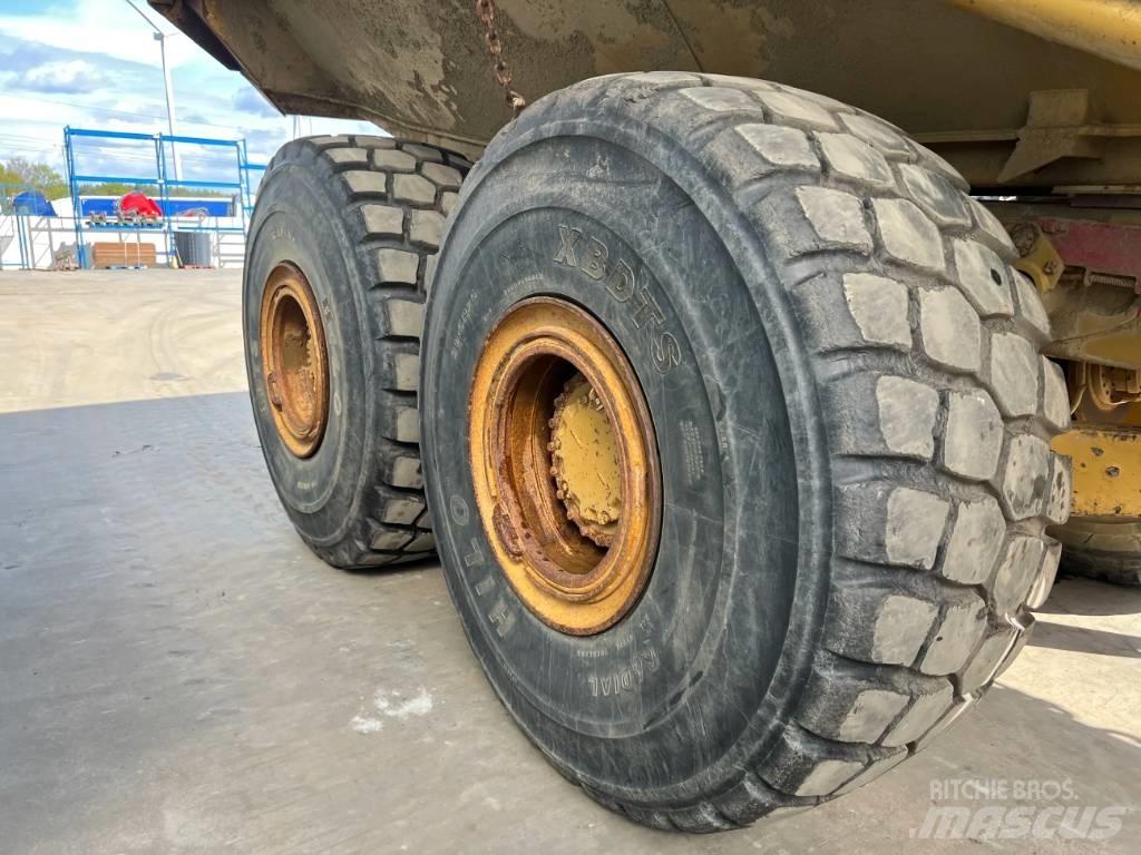 CAT 740 Belden kirma kaya kamyonu