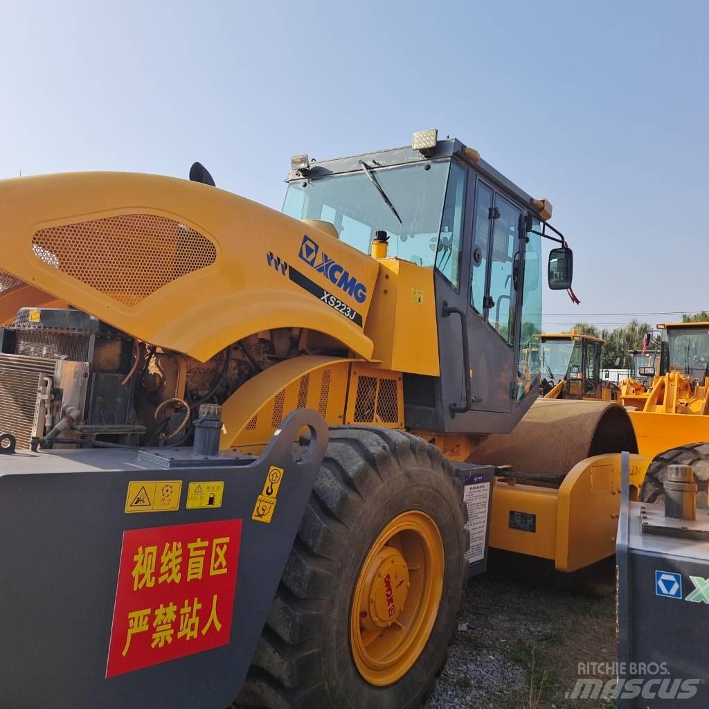 XCMG XS 223 J Tek tamburlu silindirler