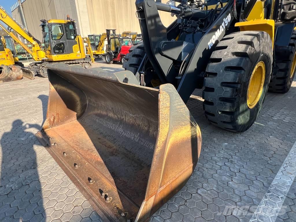 Komatsu WA 250 PZ-6 Tekerlekli yükleyiciler