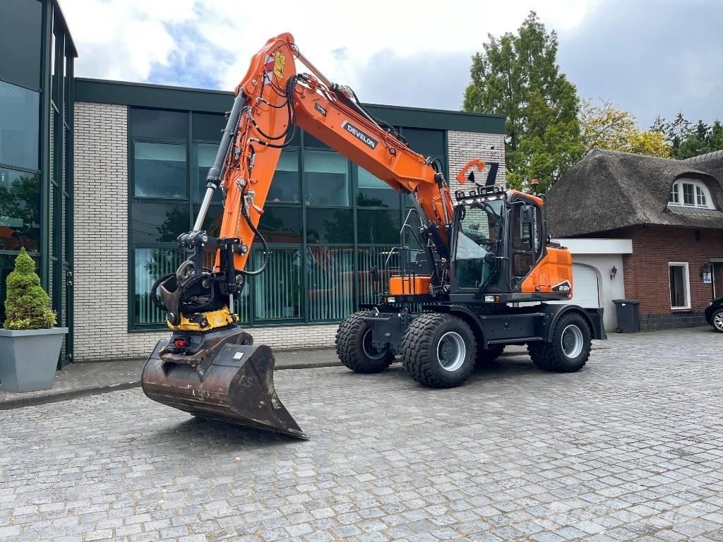 Develon DX 160 W-7 Lastik tekerli ekskavatörler