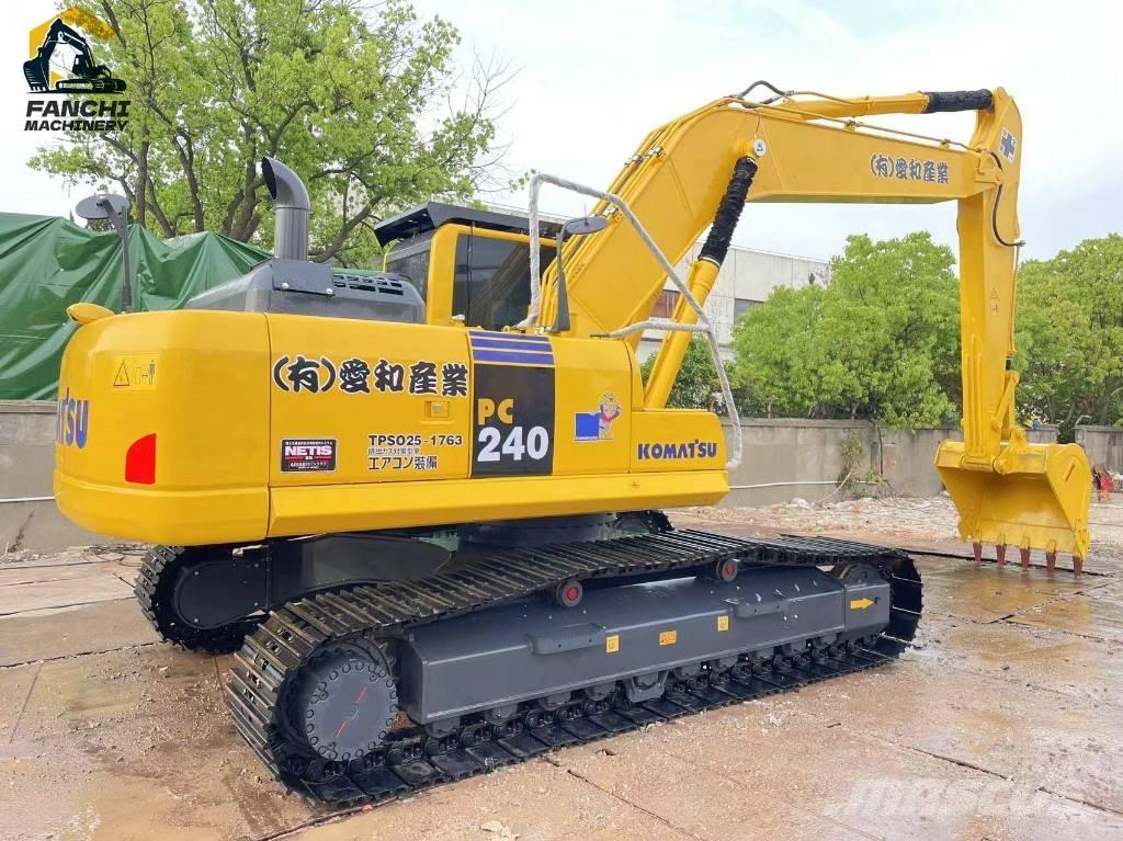 Komatsu PC240 Paletli ekskavatörler