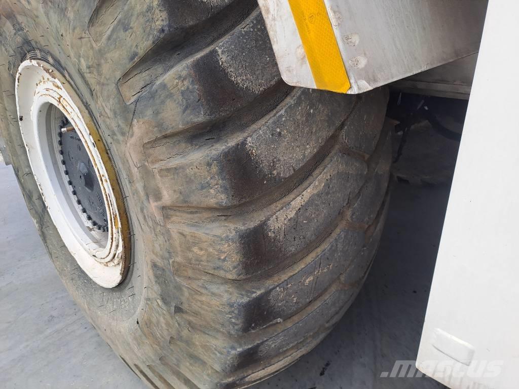 Grove RT890E Arazi Tipi Vinçler (RT)